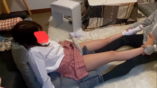 JKの妹の部屋を開けたらオナニーみたいな事してて、見た罰で電気アンマで逝かされまくったんだけど！